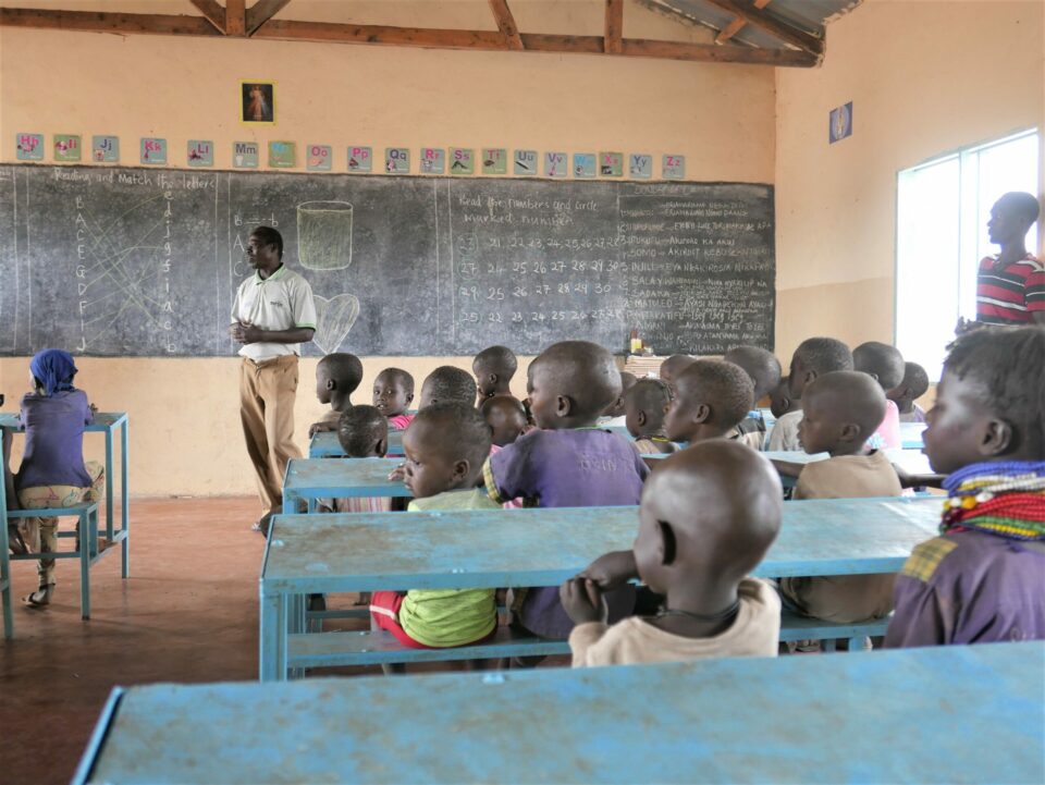 Mantenimiento y formación de profesores en 9 guarderías de la zona de Kaalen, Turkana