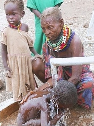 1.550 children in Turkana’s kindergartens are already benefiting from our education and clean water programs!