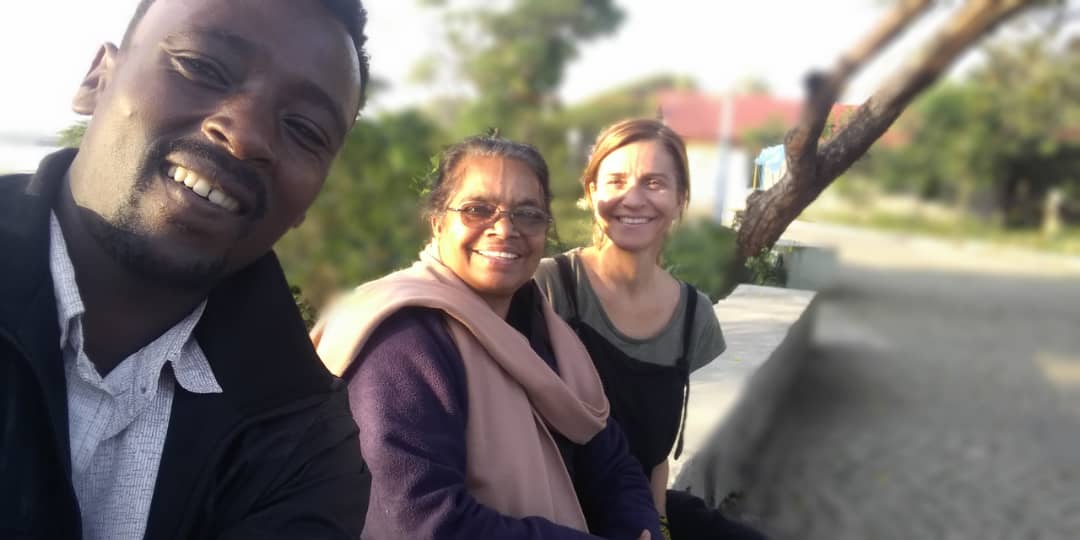 Construcción de un Comedor para Niños en la Guardería Dirigida por Sister Grace