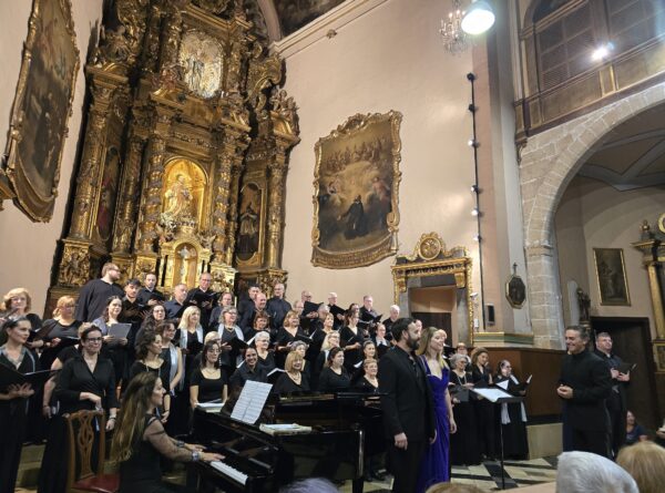 Gran éxito en el concierto homenaje a Puccini de la Capella Mallorquina en el centenario de su muerte